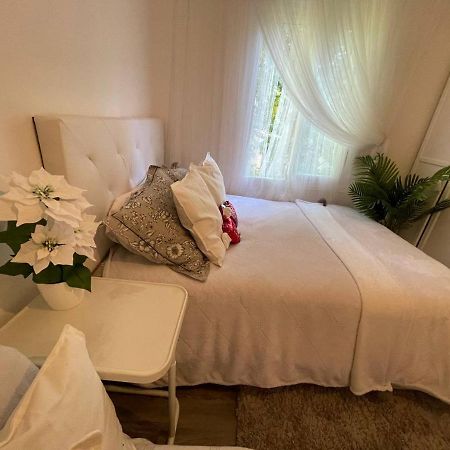 Luxury Room En มาดริด ภายนอก รูปภาพ