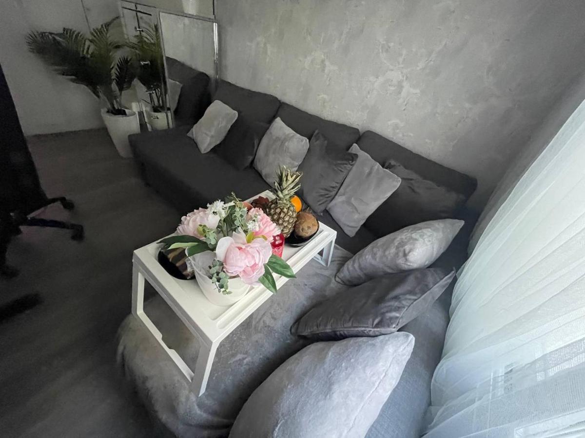 Luxury Room En มาดริด ภายนอก รูปภาพ