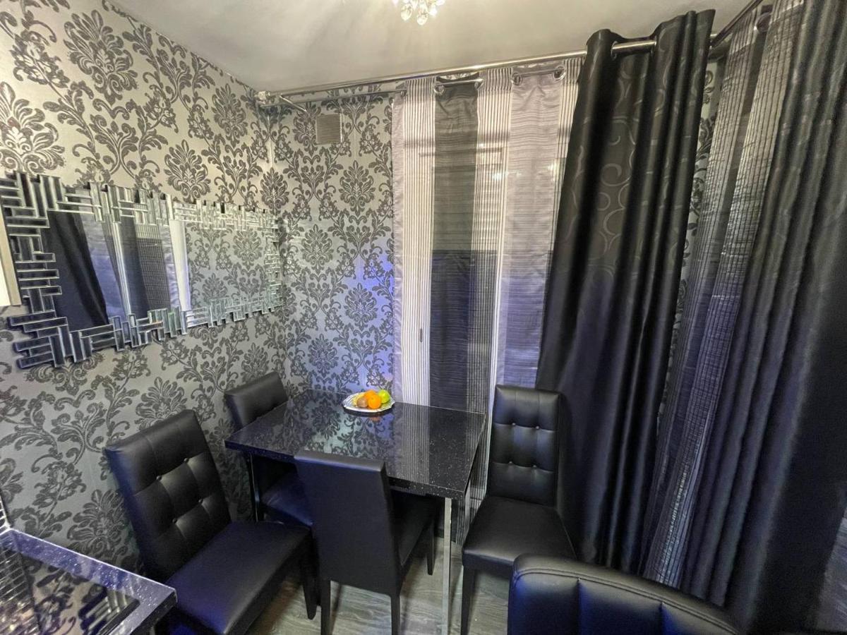 Luxury Room En มาดริด ภายนอก รูปภาพ