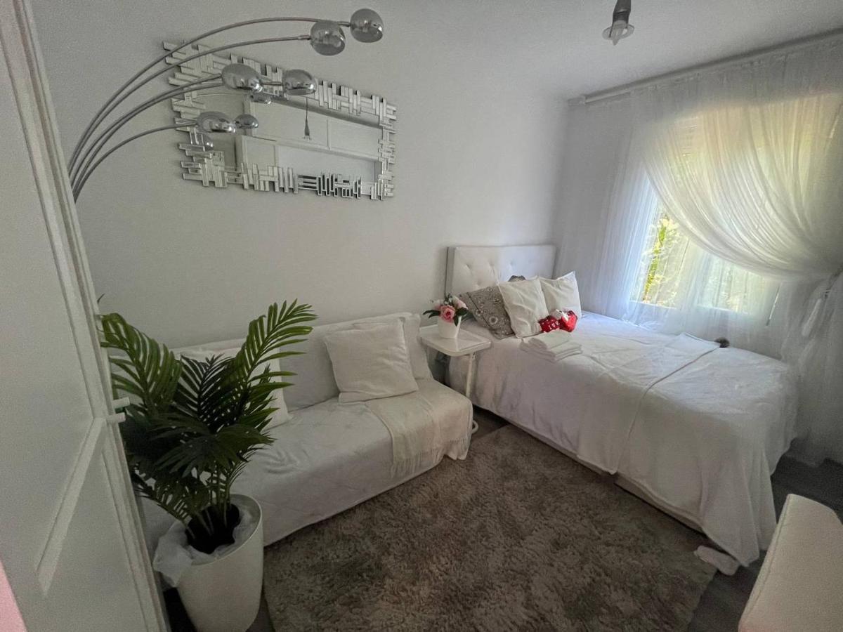 Luxury Room En มาดริด ภายนอก รูปภาพ