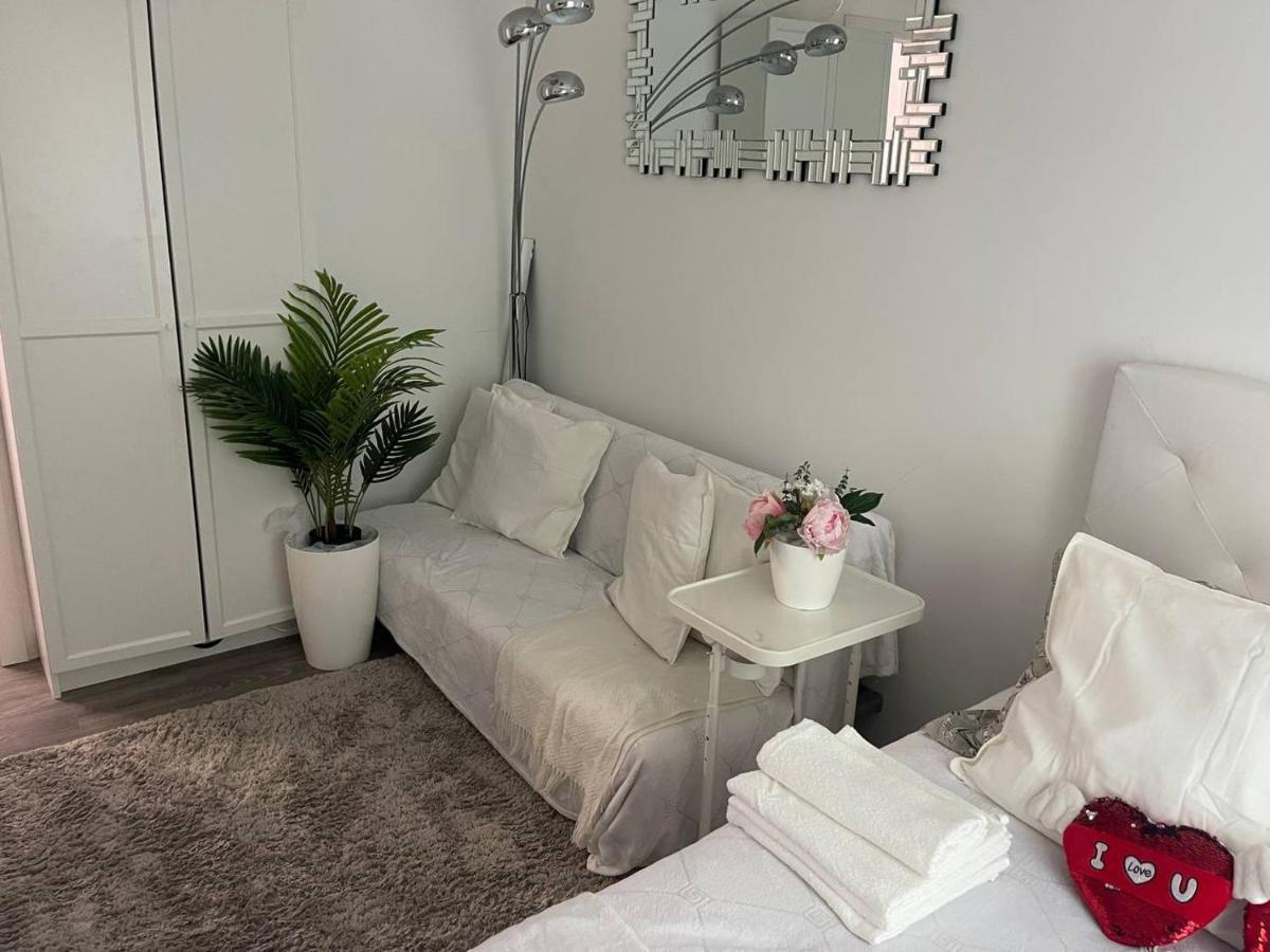 Luxury Room En มาดริด ภายนอก รูปภาพ