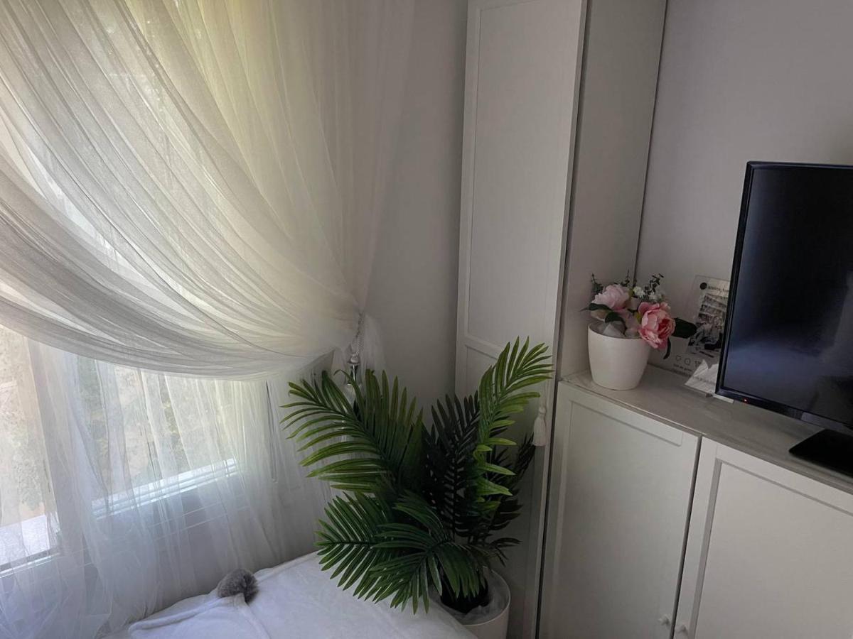 Luxury Room En มาดริด ภายนอก รูปภาพ