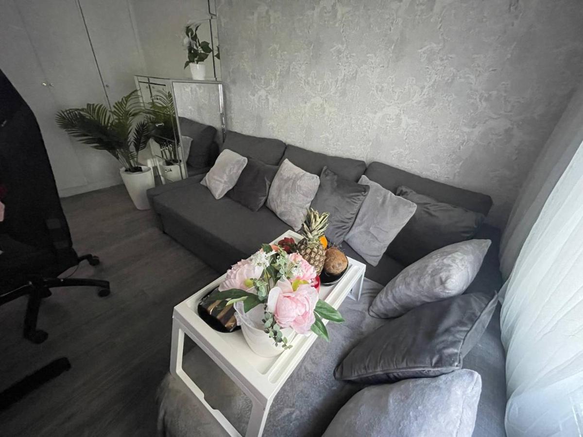 Luxury Room En มาดริด ภายนอก รูปภาพ