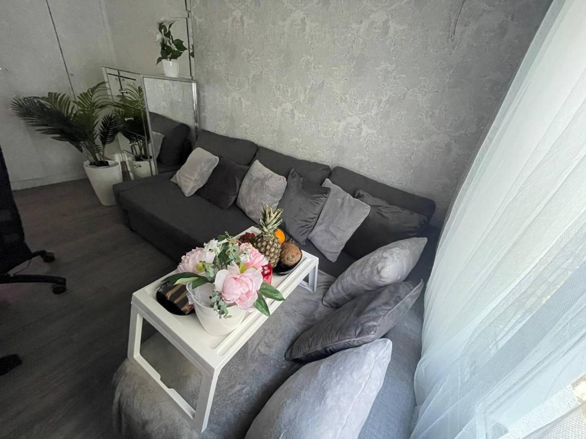 Luxury Room En มาดริด ภายนอก รูปภาพ
