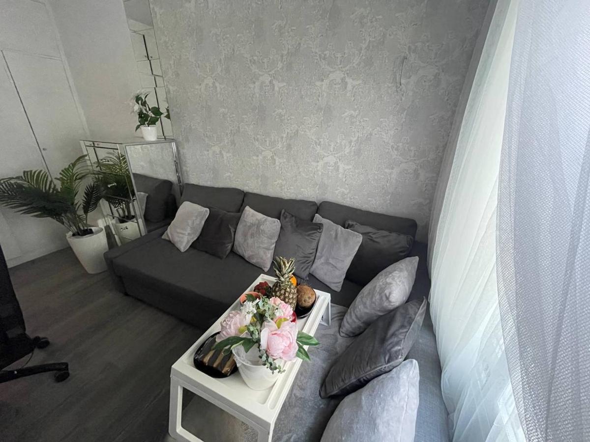 Luxury Room En มาดริด ภายนอก รูปภาพ