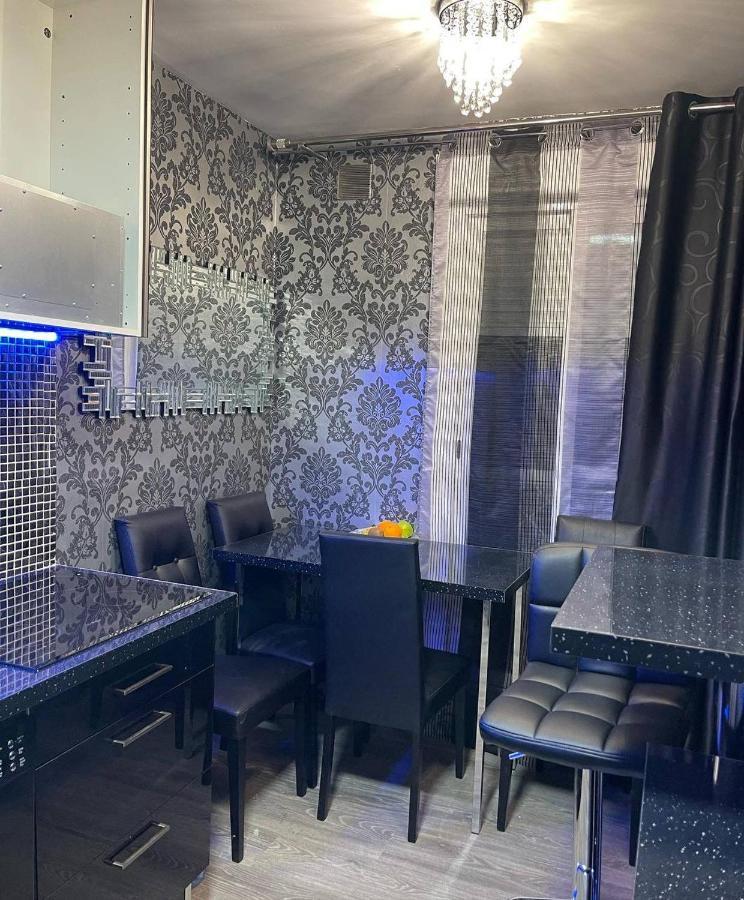 Luxury Room En มาดริด ภายนอก รูปภาพ