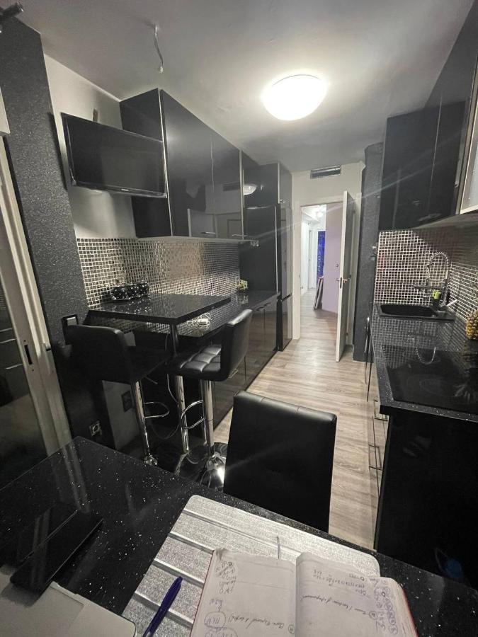Luxury Room En มาดริด ภายนอก รูปภาพ
