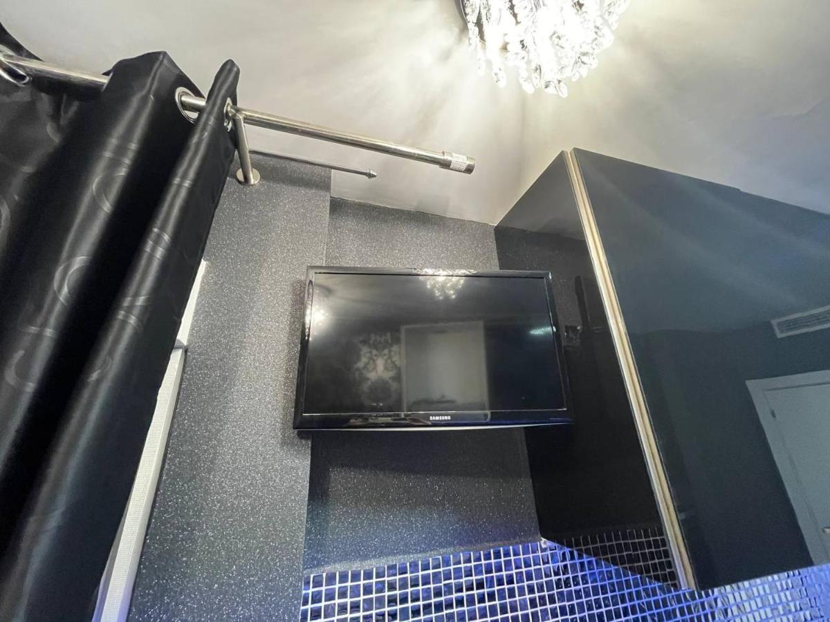 Luxury Room En มาดริด ภายนอก รูปภาพ