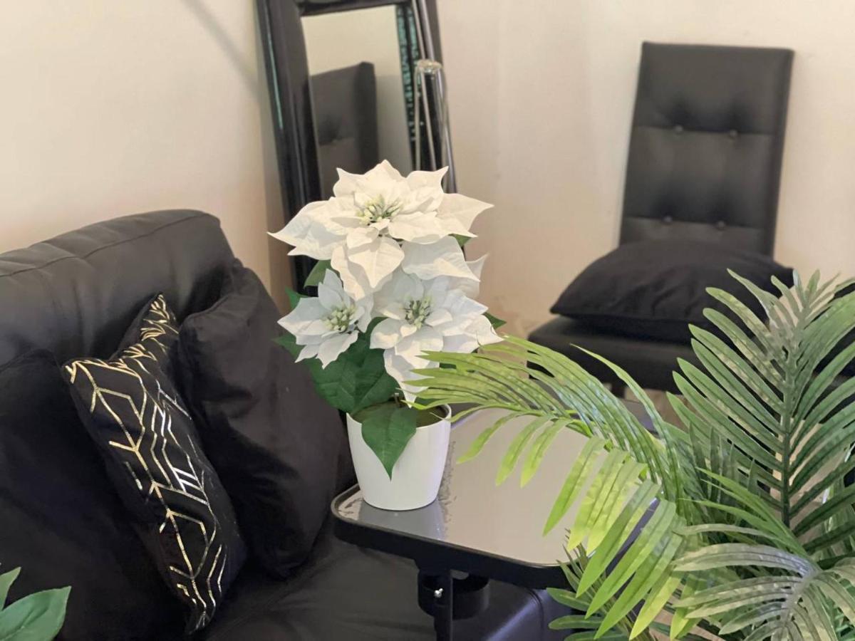 Luxury Room En มาดริด ภายนอก รูปภาพ