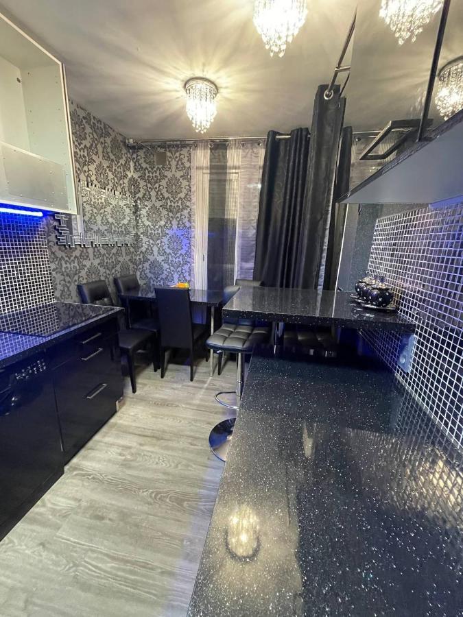 Luxury Room En มาดริด ภายนอก รูปภาพ