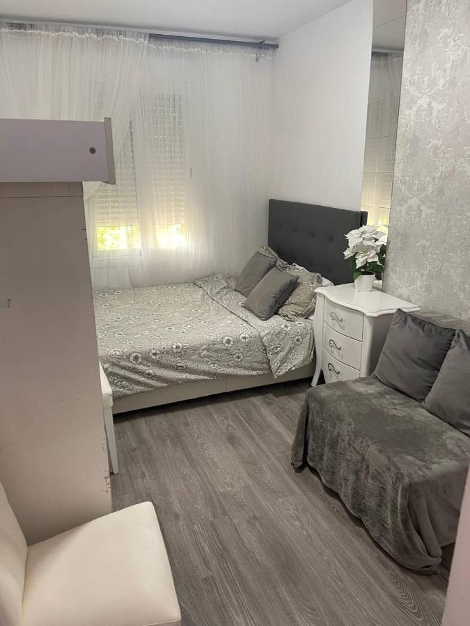 Luxury Room En มาดริด ภายนอก รูปภาพ