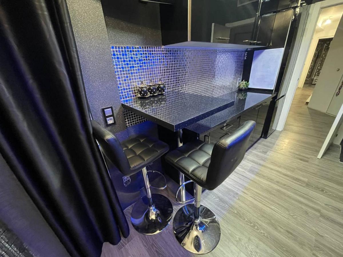 Luxury Room En มาดริด ภายนอก รูปภาพ
